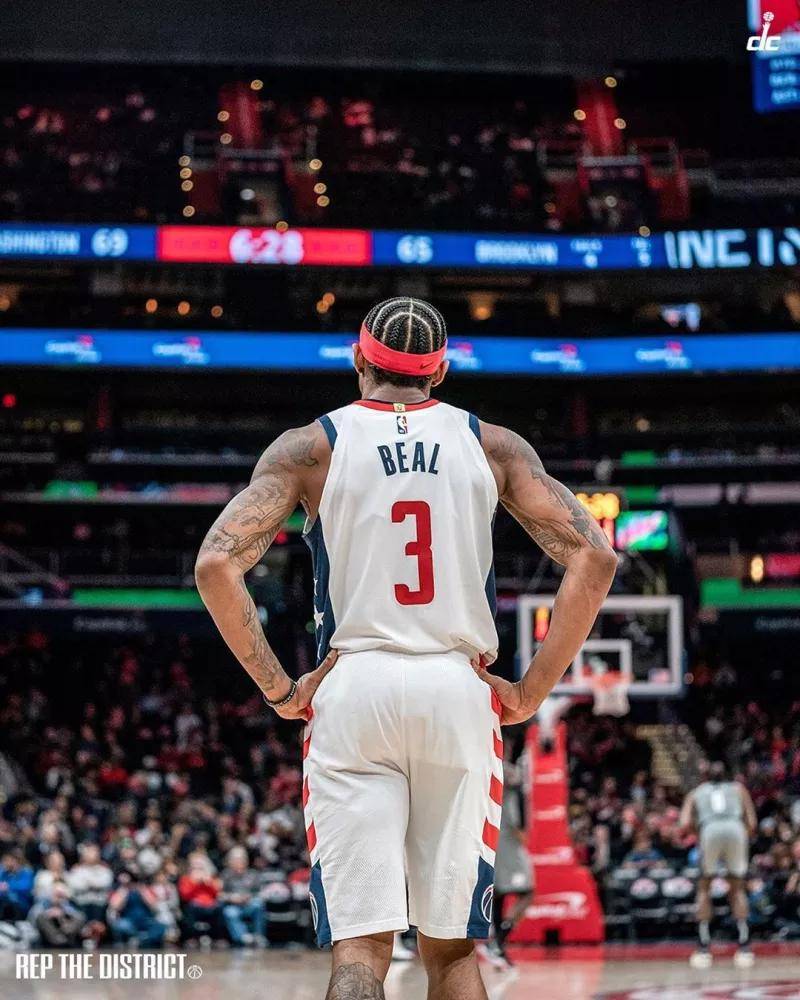 今夜体能课后；华盛顿奇才官宣签约备战英超；更衣室稳定；数据趋势出现新变化的简单介绍