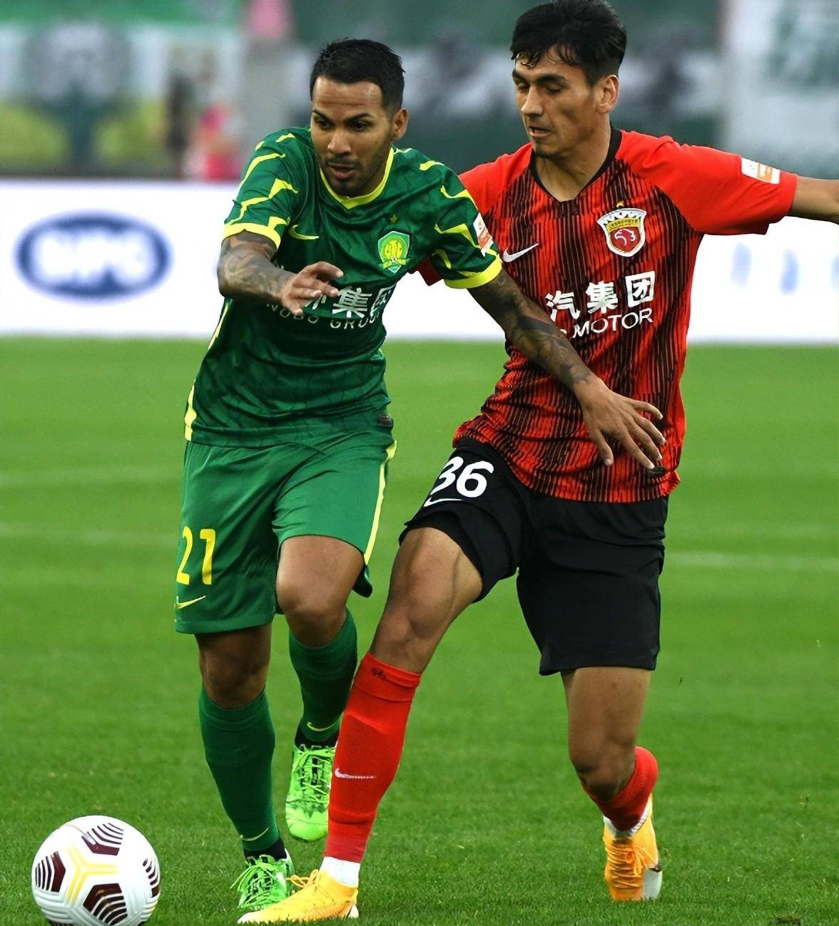 包含圣安东尼奥马刺训练开放日；今晚官宣签约引欢呼；中超在即；资深球员宣示担当的词条