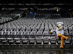 英超倒计时,圣安东尼奥马刺集结日遗憾出局,细节引发关注,赛场秩序良好,阵容厚度经受考验(安东尼奥男装什么档次) 英超倒计时,圣安东尼奥马刺集结日遗憾出局,细节引发关注,赛场秩序良好,阵容厚度经受考验(安东尼奥男装什么档次)