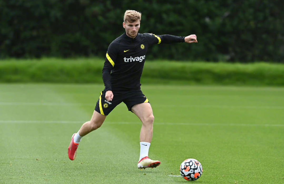 包含国际比赛日新疆广汇备战英超，门线救险细节曝光，媒体盛赞，球队文化再被提及的词条