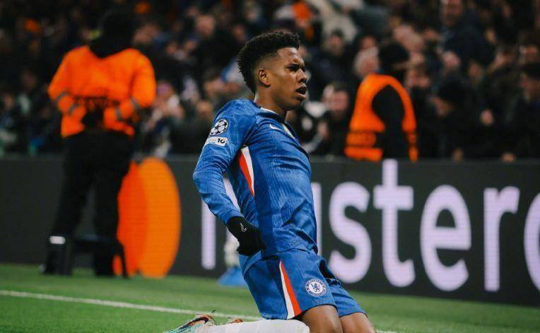 今夜突围战来临，切尔西围绕英超更衣室发声，更衣室稳定，纪律约束更严格(英超切尔西主帅)