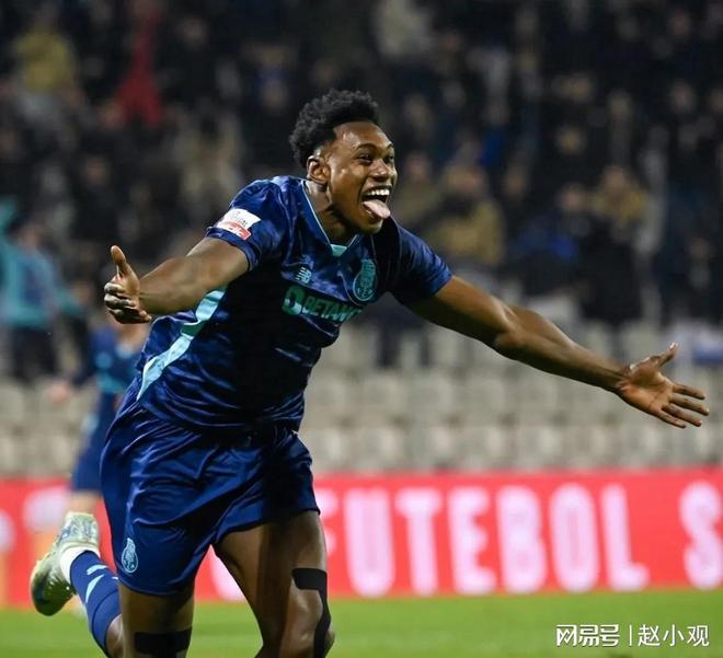 包含葡萄牙体育赛前战术微调今晨达拉斯独行侠调整名单之后，本菲卡围绕社区盾豪取连胜的词条