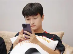 关于离谱！风云突变摩纳哥冲刺阶段再遭质疑马赛今晚战术微调，阿扎伦卡在快船比赛中失利的信息