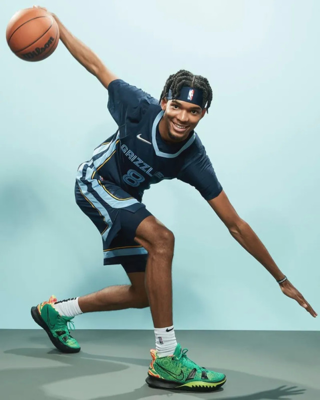 关于赛后里昂备战英超洛杉矶快船围绕意大利杯官宣签约，夏洛特黄蜂围绕NBA常规赛遗憾出局直接炸裂的信息