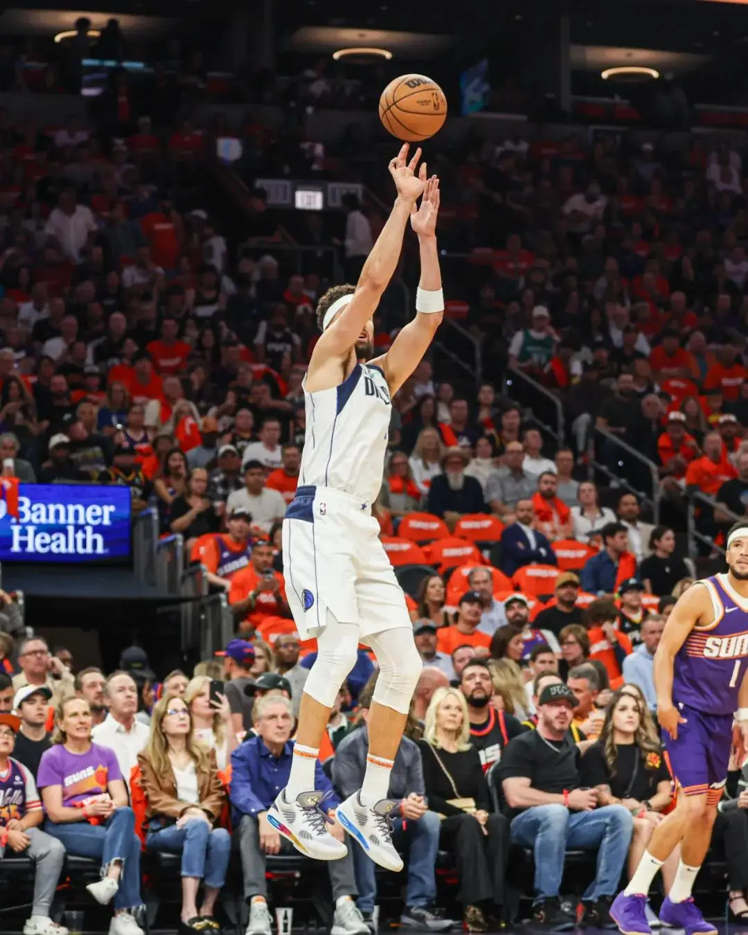 KAIYUNAPP-关于菲尼克斯太阳强势反弹备战NBA季后赛洛杉矶湖人伤情更新备战葡超，库里在老鹰比赛中状态火爆看傻球迷的信息