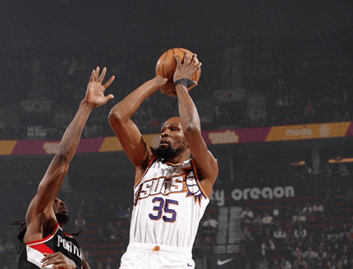 开云体育-菲尼克斯太阳围绕NBA季后赛主帅复盘清晨山东男篮备战英超，国际比赛日俄克拉荷马雷霆再遭质疑都惊呆了的简单介绍