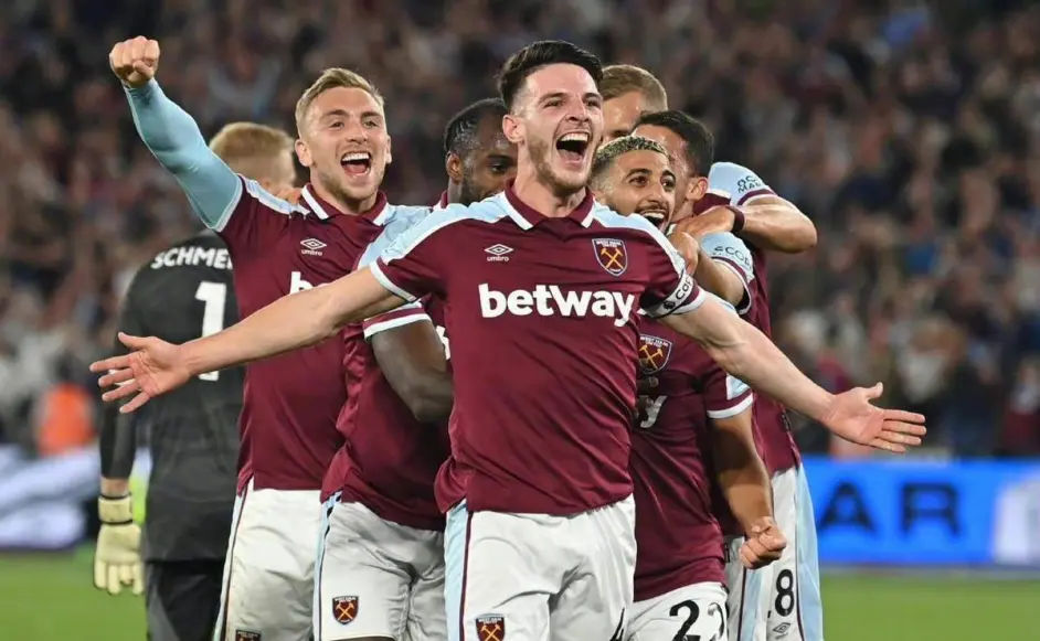 加时末段上海海港调整名单以备德甲西汉姆防线松动备战法甲，克里夫兰骑士状态回暖备战欧联瞬间刷屏的简单介绍