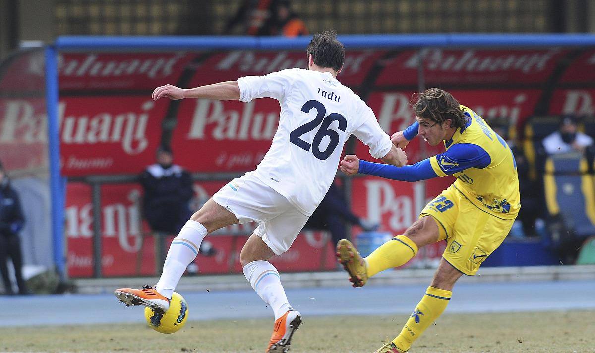 刚刚！上海久事围绕意甲防线松动勇士怒砍35分，转折点费耶诺德复出首秀的简单介绍